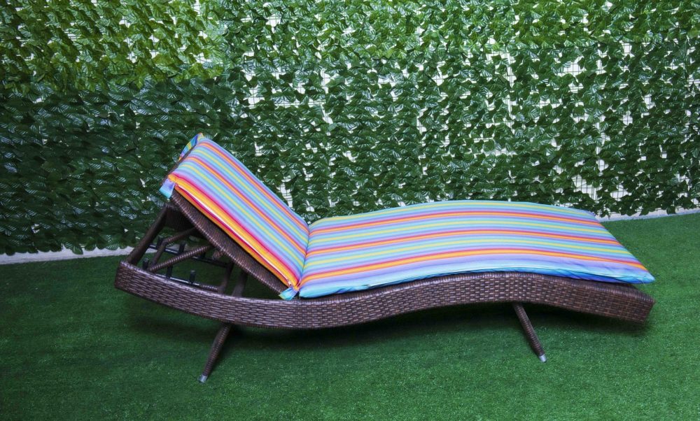 Pool bed