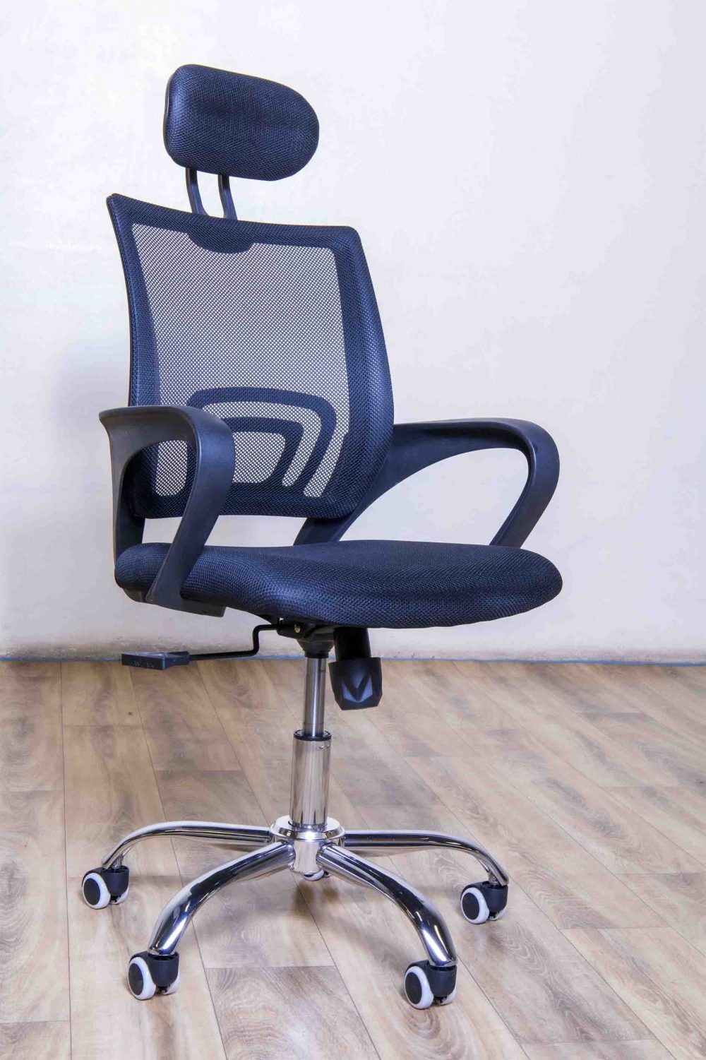 Ergonomic high back swivel office chair with fixed