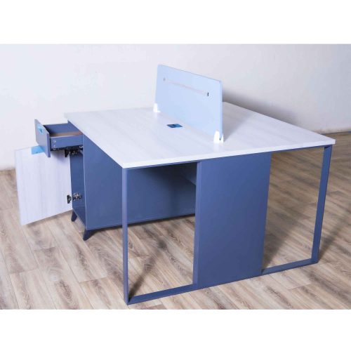 Executive 2 way workstation with panel partitioning-1