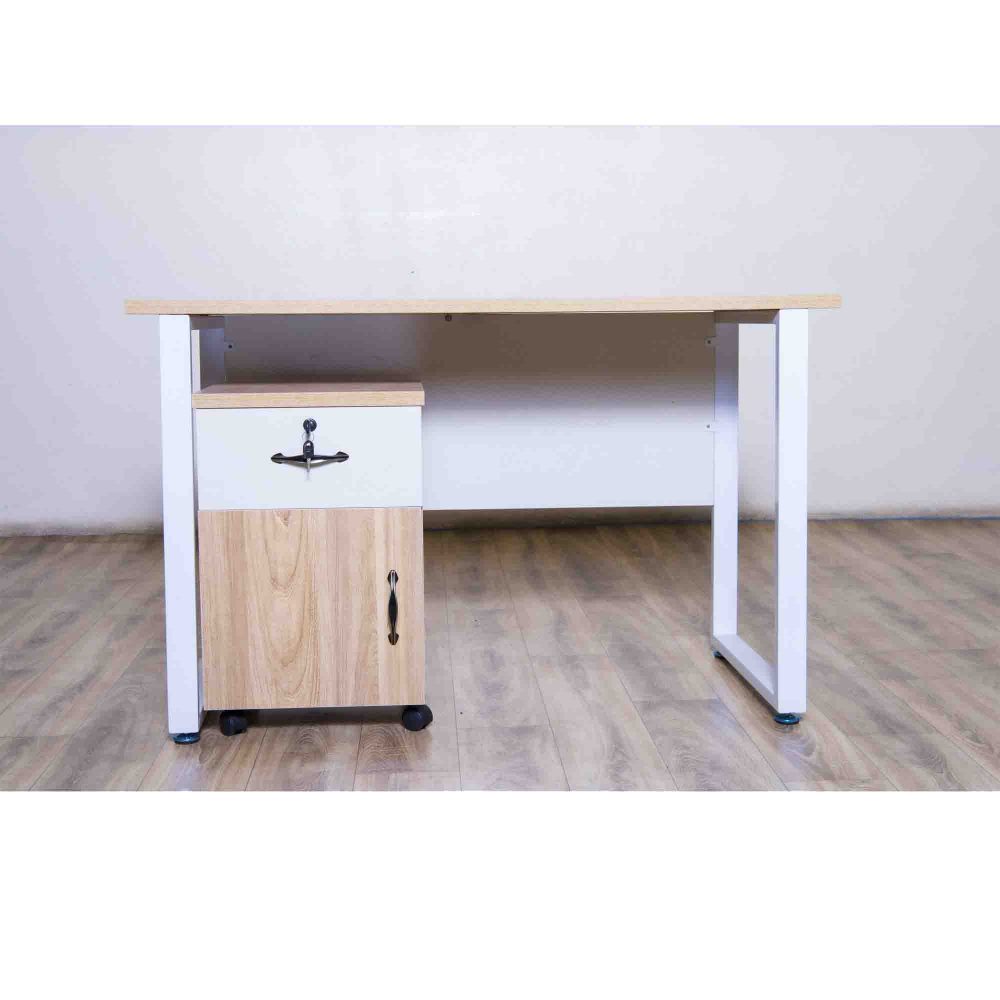 Single Workstation with metallic frame