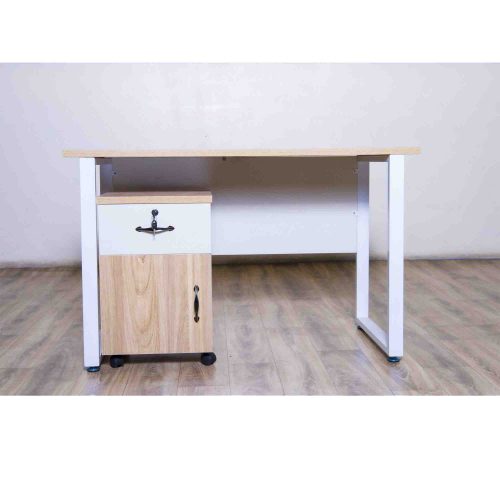 Single Workstation with metallic frame